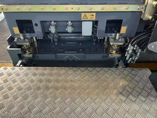 Montaggio di piastre a vite 5m per AB500-3TV per pavimentatore