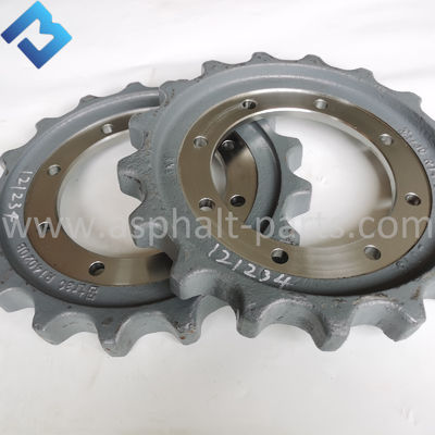 La fresatrice 121234 W2000 parte le ruote dentate di azionamento primarie